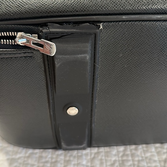 Louis Vuitton Carry On Suitcase - Picture 11 of 16